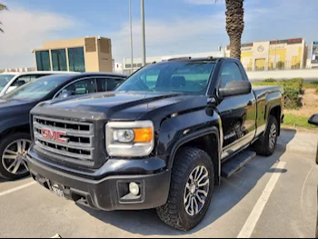 GMC  Sierra  2014  Automatic  199,000 Km  8 Cylinder  Four Wheel Drive (4WD)  Pick Up  Black