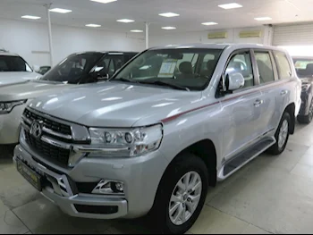 Toyota  Land Cruiser  GXR  2021  Automatic  147,000 Km  8 Cylinder  Four Wheel Drive (4WD)  SUV  Silver