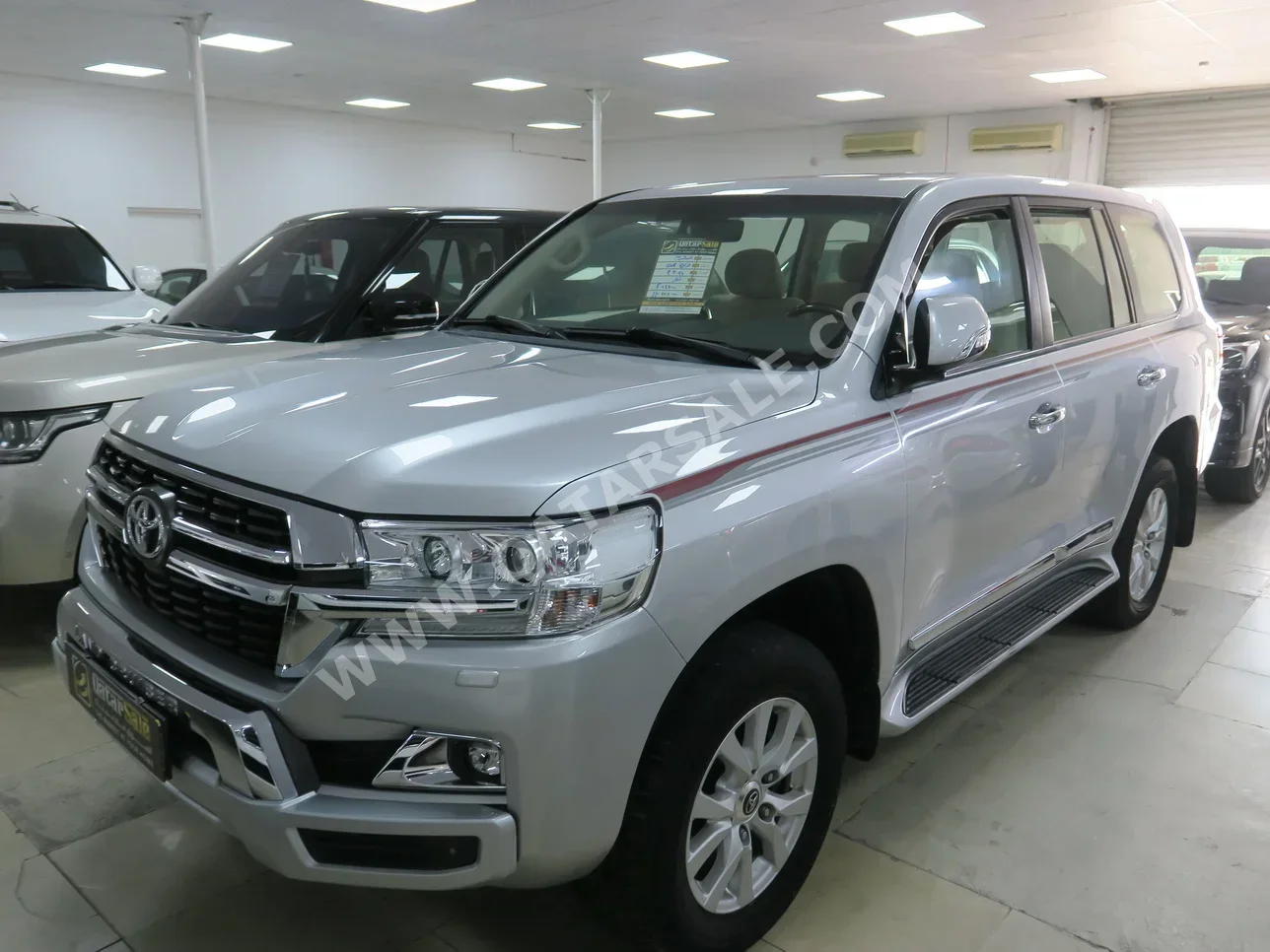 Toyota  Land Cruiser  GXR  2021  Automatic  147,000 Km  8 Cylinder  Four Wheel Drive (4WD)  SUV  Silver