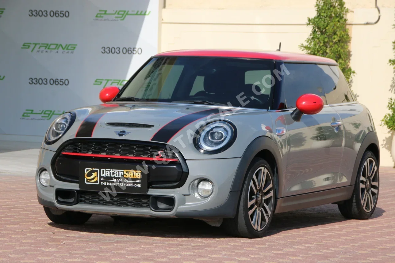 Mini  Cooper  S  2019  Automatic  165,000 Km  4 Cylinder  Front Wheel Drive (FWD)  Hatchback  Gray