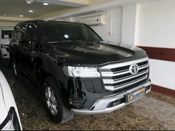 Toyota  Land Cruiser  GXR  2022  Automatic  14,000 Km  6 Cylinder  Four Wheel Drive (4WD)  SUV  Black  With Warranty