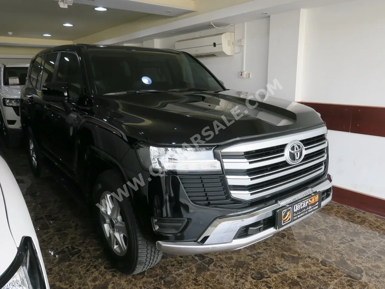 Toyota  Land Cruiser  GXR  2022  Automatic  14,000 Km  6 Cylinder  Four Wheel Drive (4WD)  SUV  Black  With Warranty