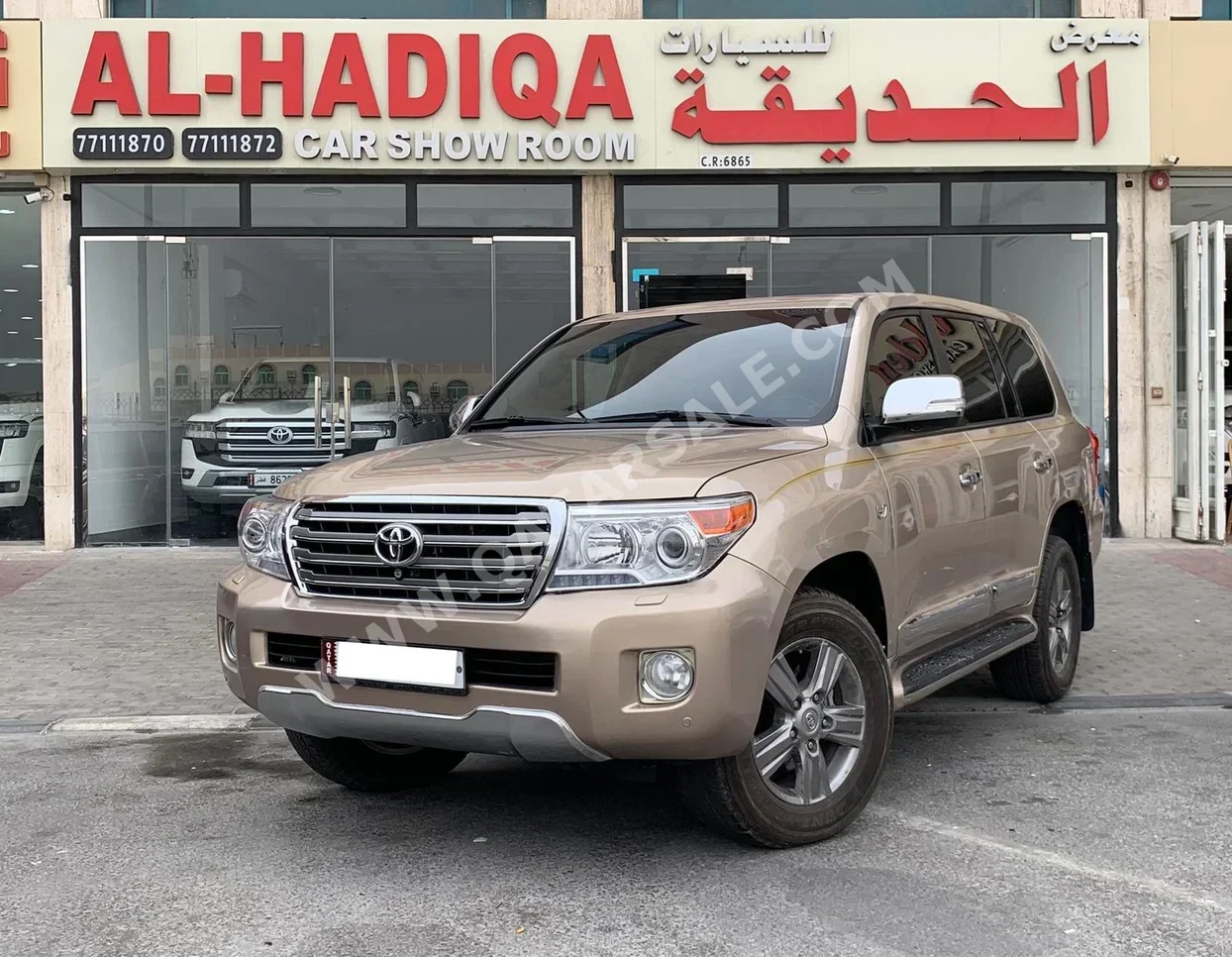 Toyota  Land Cruiser  VXR  2015  Automatic  350,000 Km  8 Cylinder  Four Wheel Drive (4WD)  SUV  Gold