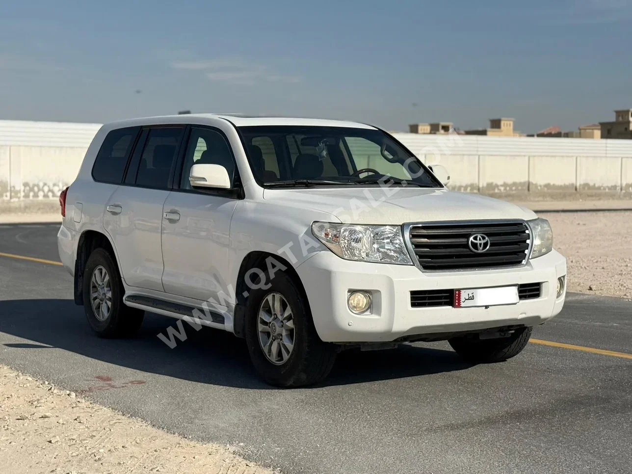 Toyota  Land Cruiser  GX  2014  Automatic  260,000 Km  6 Cylinder  Four Wheel Drive (4WD)  SUV  White