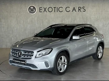 Mercedes-Benz  GLA  250  2018  Automatic  86,000 Km  4 Cylinder  Four Wheel Drive (4WD)  SUV  Silver