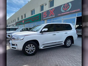 Toyota  Land Cruiser  GXR  2021  Automatic  100,000 Km  8 Cylinder  Four Wheel Drive (4WD)  SUV  White