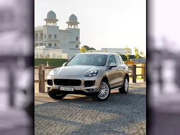 Porsche  Cayenne  2016  Automatic  77,000 Km  6 Cylinder  Four Wheel Drive (4WD)  SUV  Beige