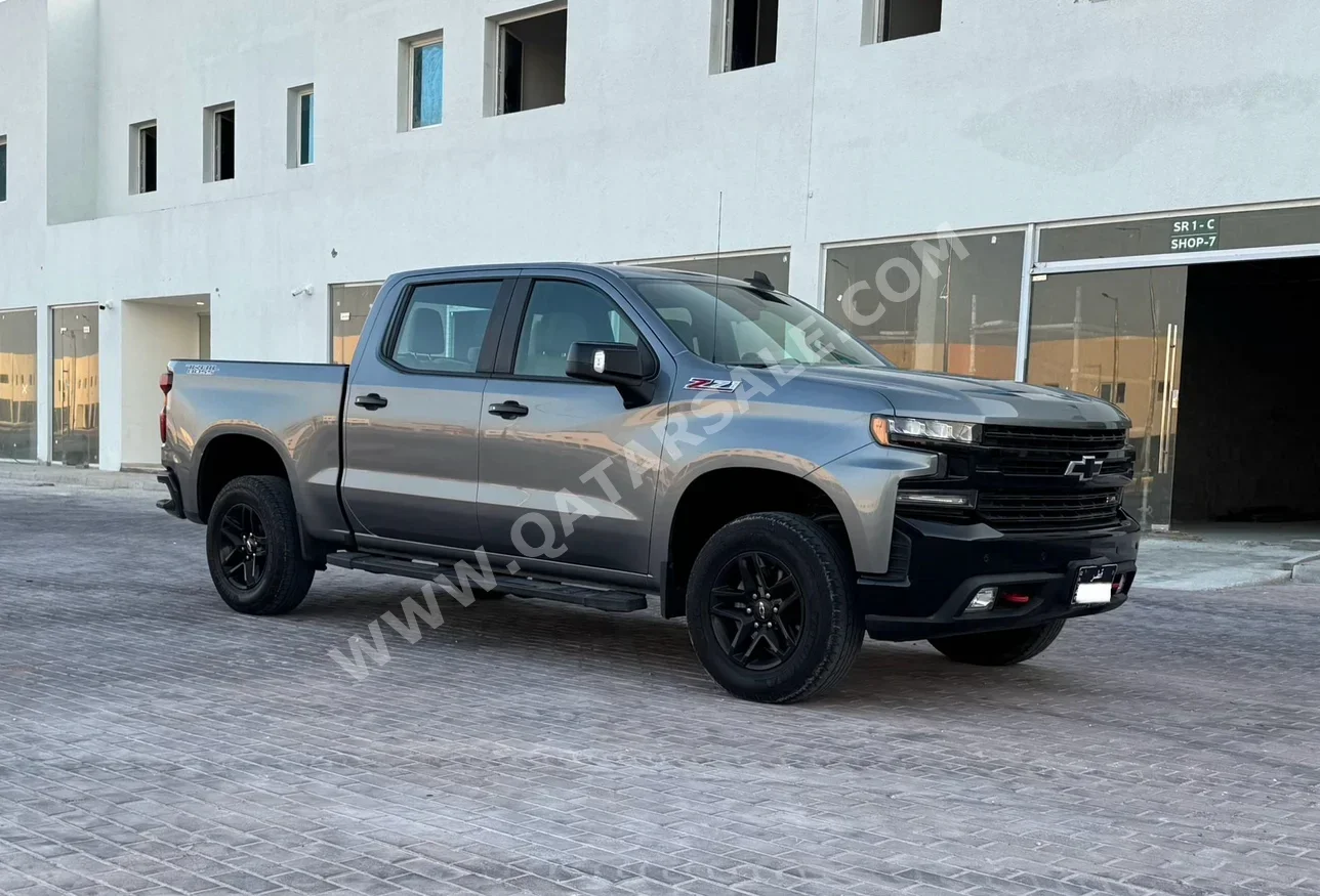 Chevrolet  Silverado  Z71  2019  Automatic  211,000 Km  8 Cylinder  Four Wheel Drive (4WD)  Pick Up  Silver