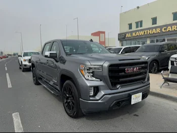 GMC  Sierra  Elevation  2021  Automatic  76,000 Km  8 Cylinder  Four Wheel Drive (4WD)  Pick Up  Gray