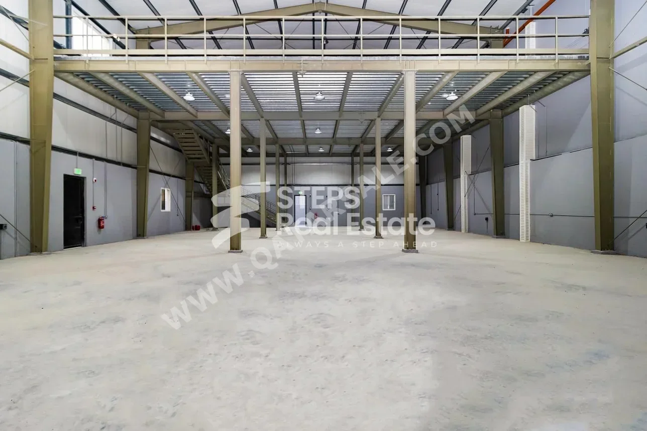 Warehouses & Stores - Al Wakrah  - Barkit Al Awamer  -Area Size: 1000 Square Meter