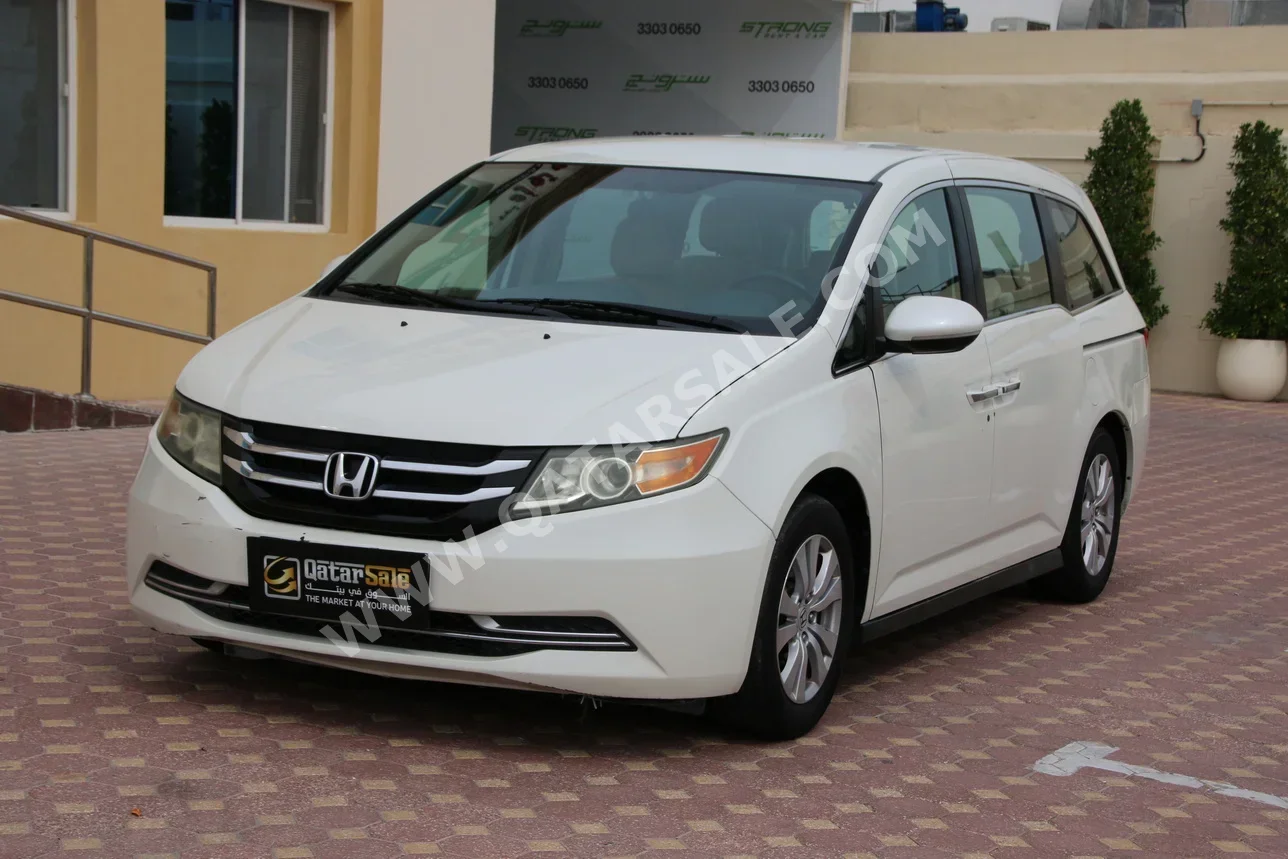 Honda  Odyssey  2016  Automatic  104,000 Km  6 Cylinder  Front Wheel Drive (FWD)  Van / Bus  White