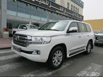 Toyota  Land Cruiser  GXR  2021  Automatic  217,000 Km  8 Cylinder  Four Wheel Drive (4WD)  SUV  White