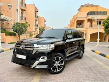 Toyota  Land Cruiser  VXR- Grand Touring S  2019  Automatic  140,000 Km  8 Cylinder  Four Wheel Drive (4WD)  SUV  Black