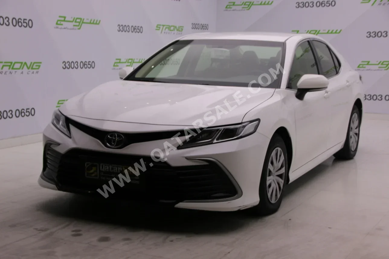 Toyota  Camry  2021  Automatic  29,000 Km  4 Cylinder  Front Wheel Drive (FWD)  Sedan  White