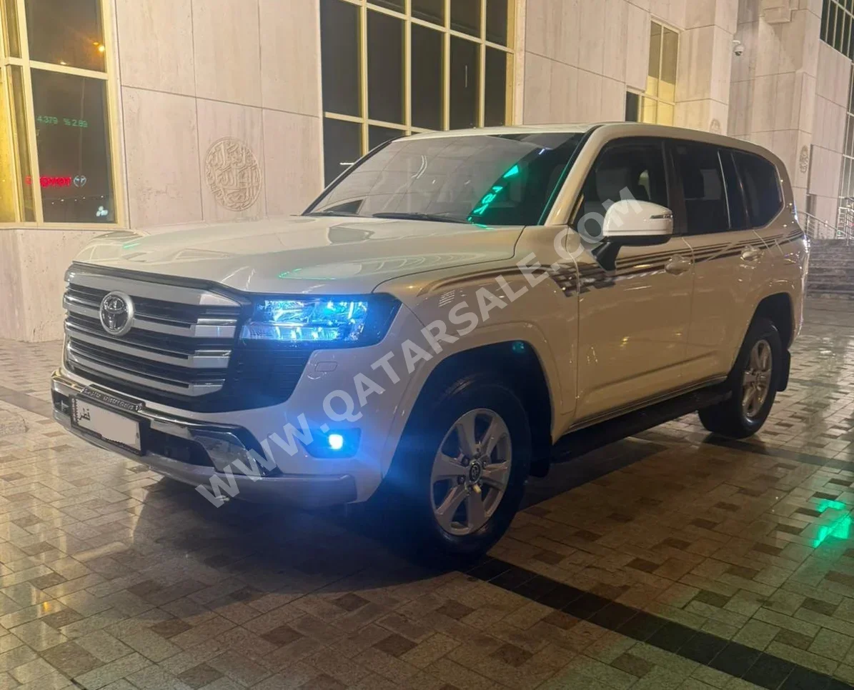 Toyota  Land Cruiser  GXR  2022  Automatic  130,000 Km  6 Cylinder  Four Wheel Drive (4WD)  SUV  White  With Warranty