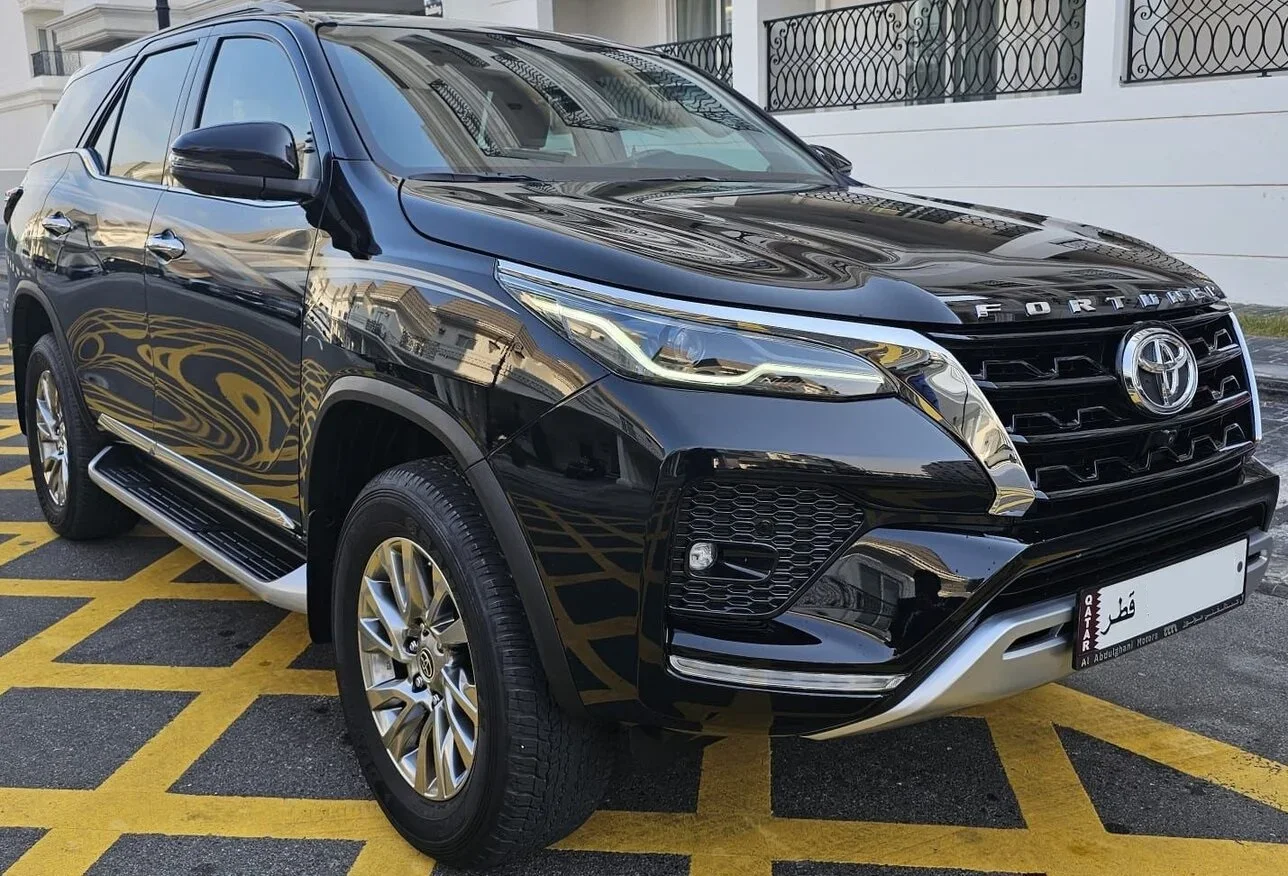 Toyota  Fortuner  SR5  2024  Automatic  7,500 Km  6 Cylinder  Four Wheel Drive (4WD)  SUV  Black  With Warranty