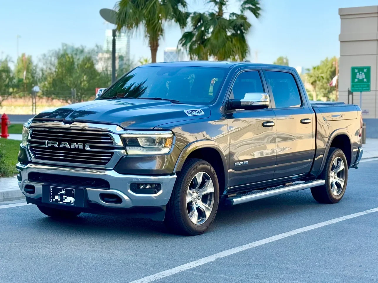 Dodge  Ram  1500 Laramie  2021  Automatic  72,000 Km  8 Cylinder  Four Wheel Drive (4WD)  Pick Up  Gray  With Warranty