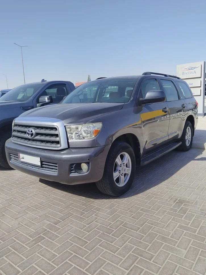 Toyota  Sequoia  SR5  2012  Automatic  335,000 Km  8 Cylinder  Four Wheel Drive (4WD)  SUV  Gray