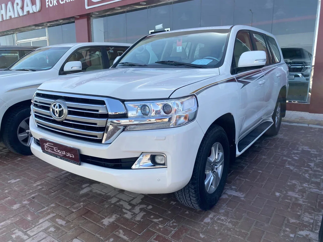 Toyota  Land Cruiser  GXR  2018  Automatic  301,000 Km  6 Cylinder  Four Wheel Drive (4WD)  SUV  White