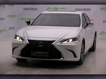 Lexus  ES  300h  2023  Automatic  38,000 Km  4 Cylinder  Front Wheel Drive (FWD)  Sedan  White  With Warranty