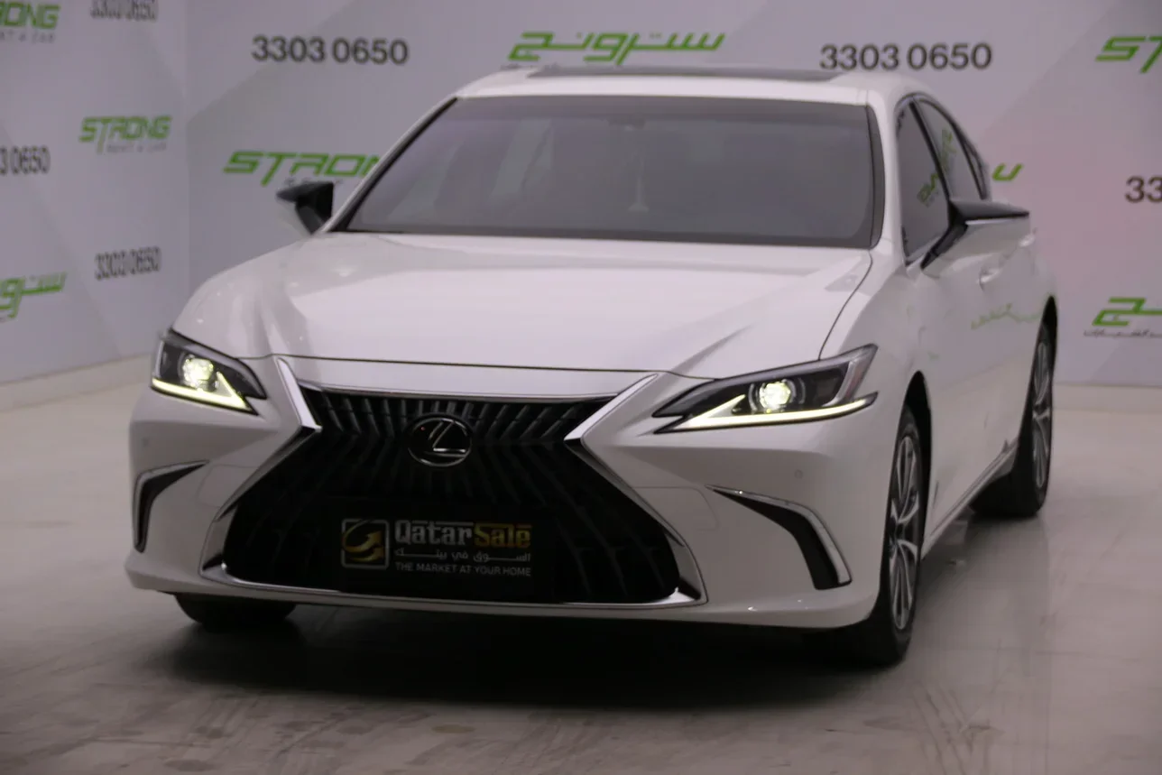 Lexus  ES  300h  2023  Automatic  38,000 Km  4 Cylinder  Front Wheel Drive (FWD)  Sedan  White  With Warranty