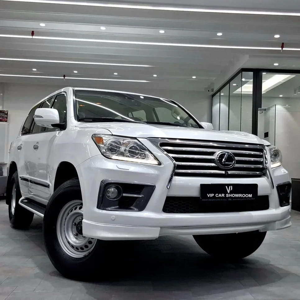 Lexus  LX  2012  Automatic  318,000 Km  8 Cylinder  Four Wheel Drive (4WD)  SUV  White