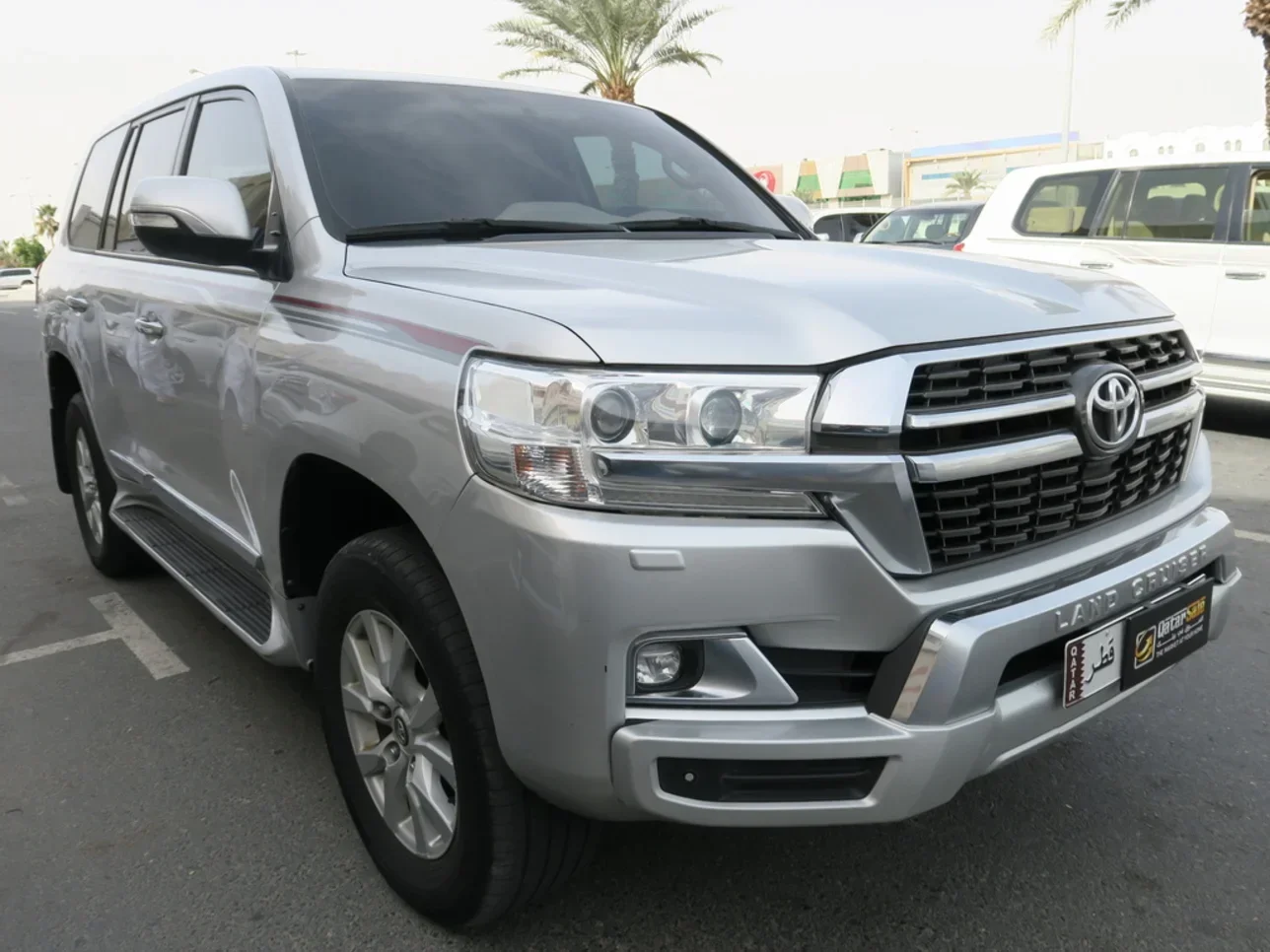  Toyota  Land Cruiser  GXR  2020  Automatic  238,000 Km  8 Cylinder  Four Wheel Drive (4WD)  SUV  Silver  With Warranty