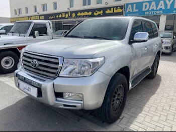 Toyota  Land Cruiser  VXR  2010  Automatic  438,000 Km  8 Cylinder  Four Wheel Drive (4WD)  SUV  Silver