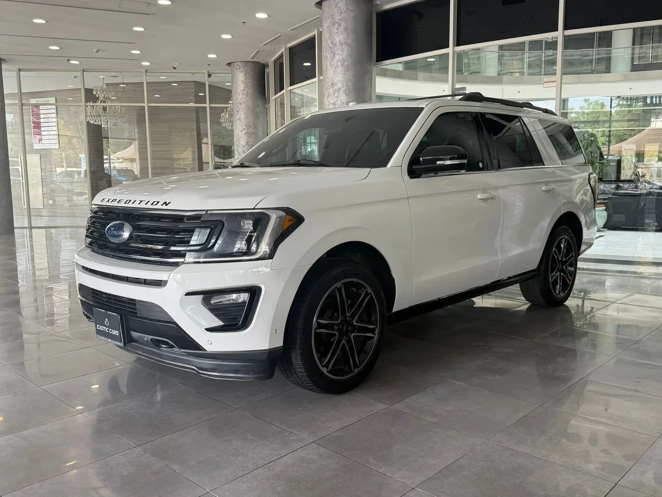 Ford  Expedition  Limited  2021  Automatic  60,000 Km  8 Cylinder  Four Wheel Drive (4WD)  SUV  White  With Warranty