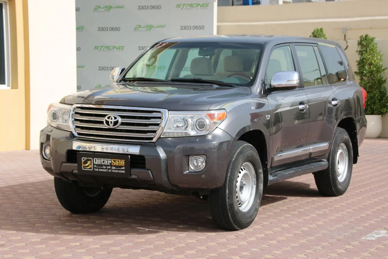 Toyota  Land Cruiser  VXR  2014  Automatic  360,000 Km  8 Cylinder  Four Wheel Drive (4WD)  SUV  Gray