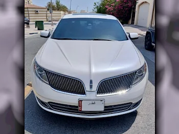  Lincoln  MKS  2015  Automatic  23,000 Km  6 Cylinder  Rear Wheel Drive (RWD)  Sedan  White  With Warranty