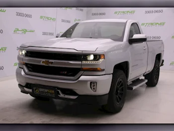 Chevrolet  Silverado  LT  2018  Automatic  35,000 Km  8 Cylinder  Four Wheel Drive (4WD)  Pick Up  Silver