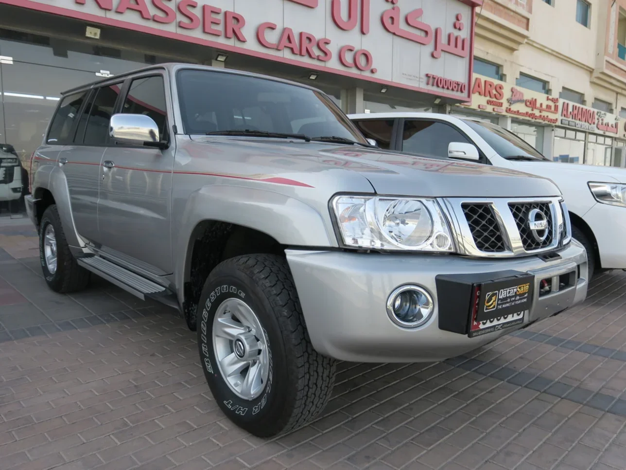 Nissan  Patrol  Safari  2023  Automatic  11,000 Km  6 Cylinder  Four Wheel Drive (4WD)  SUV  Silver  With Warranty