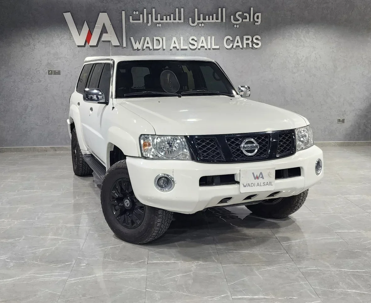 Nissan  Patrol  Safari  2006  Automatic  50,000 Km  6 Cylinder  Four Wheel Drive (4WD)  SUV  White