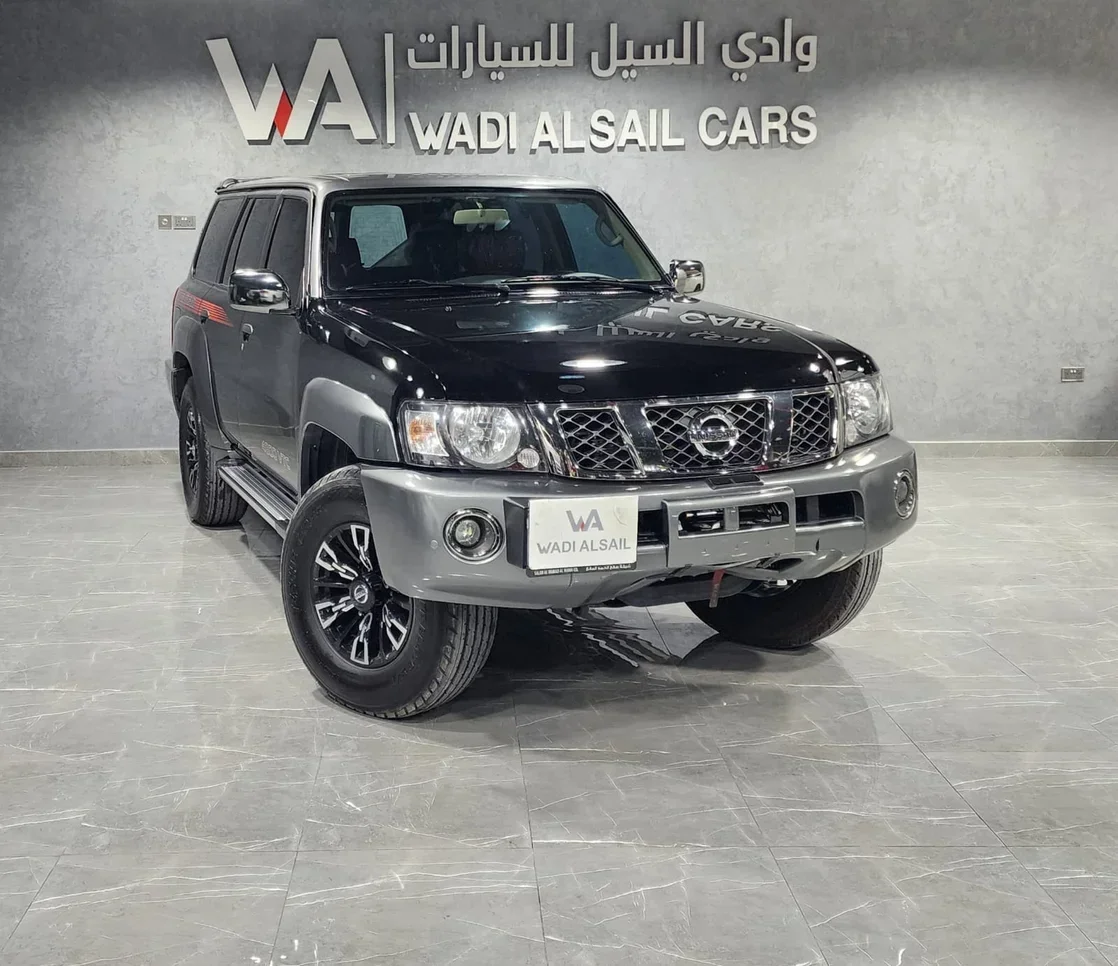 Nissan  Patrol  Super Safari  2023  Automatic  52,000 Km  6 Cylinder  Four Wheel Drive (4WD)  SUV  Black  With Warranty