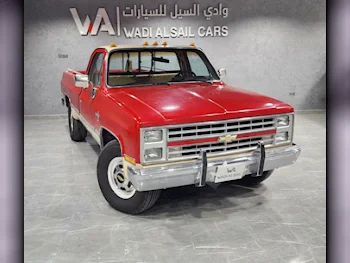 Chevrolet  Classic  1985  Automatic  39,000 Km  8 Cylinder  Rear Wheel Drive (RWD)  Pick Up  Red