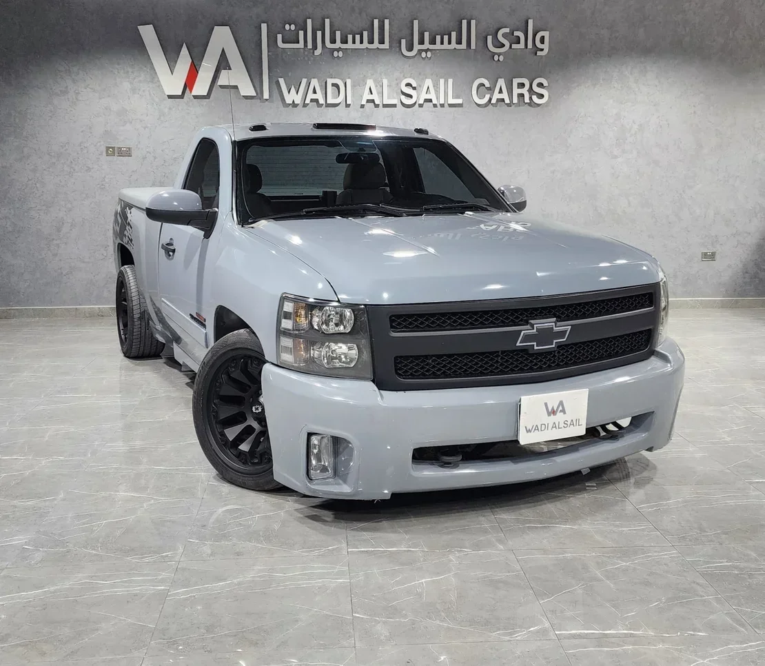 Chevrolet  Silverado  SS  2011  Automatic  172,000 Km  8 Cylinder  Four Wheel Drive (4WD)  Pick Up  Gray