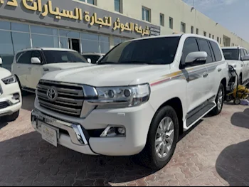 Toyota  Land Cruiser  GXR  2016  Automatic  325,000 Km  8 Cylinder  Four Wheel Drive (4WD)  SUV  White