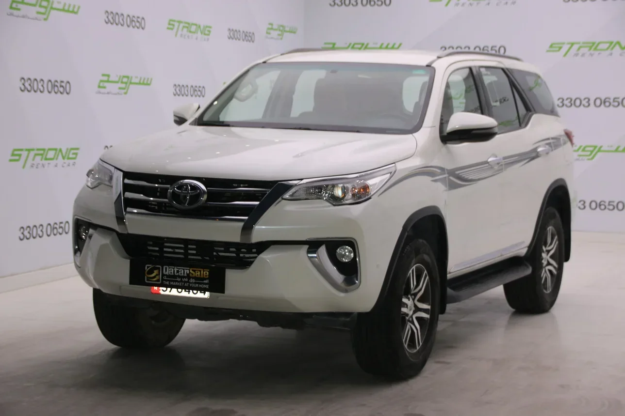 Toyota  Fortuner  2019  Automatic  122,000 Km  6 Cylinder  Four Wheel Drive (4WD)  SUV  White