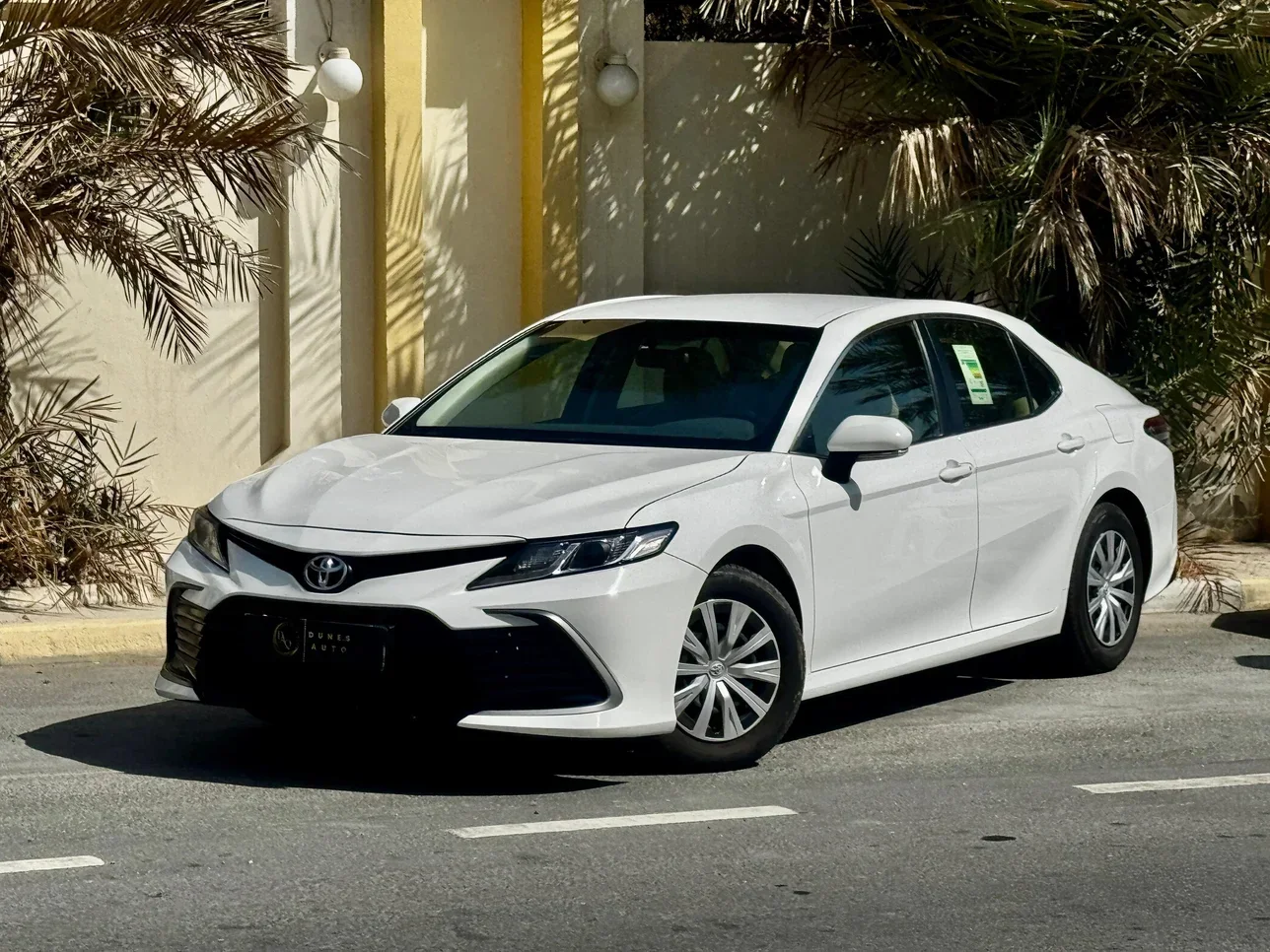 Toyota  Camry  LE  2024  Automatic  100 Km  4 Cylinder  Front Wheel Drive (FWD)  Sedan  White  With Warranty