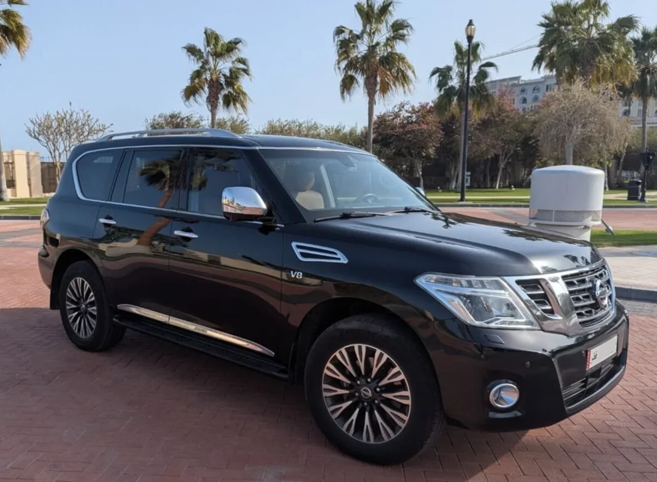 Nissan  Patrol  Platinum  2017  Automatic  104,000 Km  8 Cylinder  Four Wheel Drive (4WD)  SUV  Black