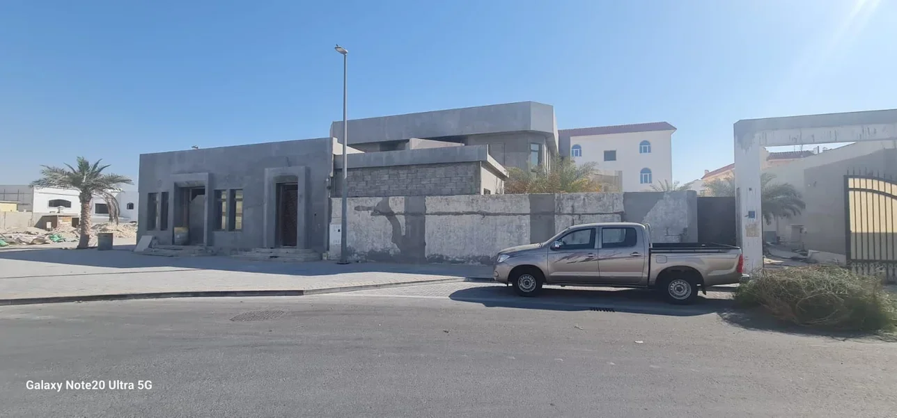 Family Residential  - Not Furnished  - Doha  - Al Duhail  - 4 Bedrooms