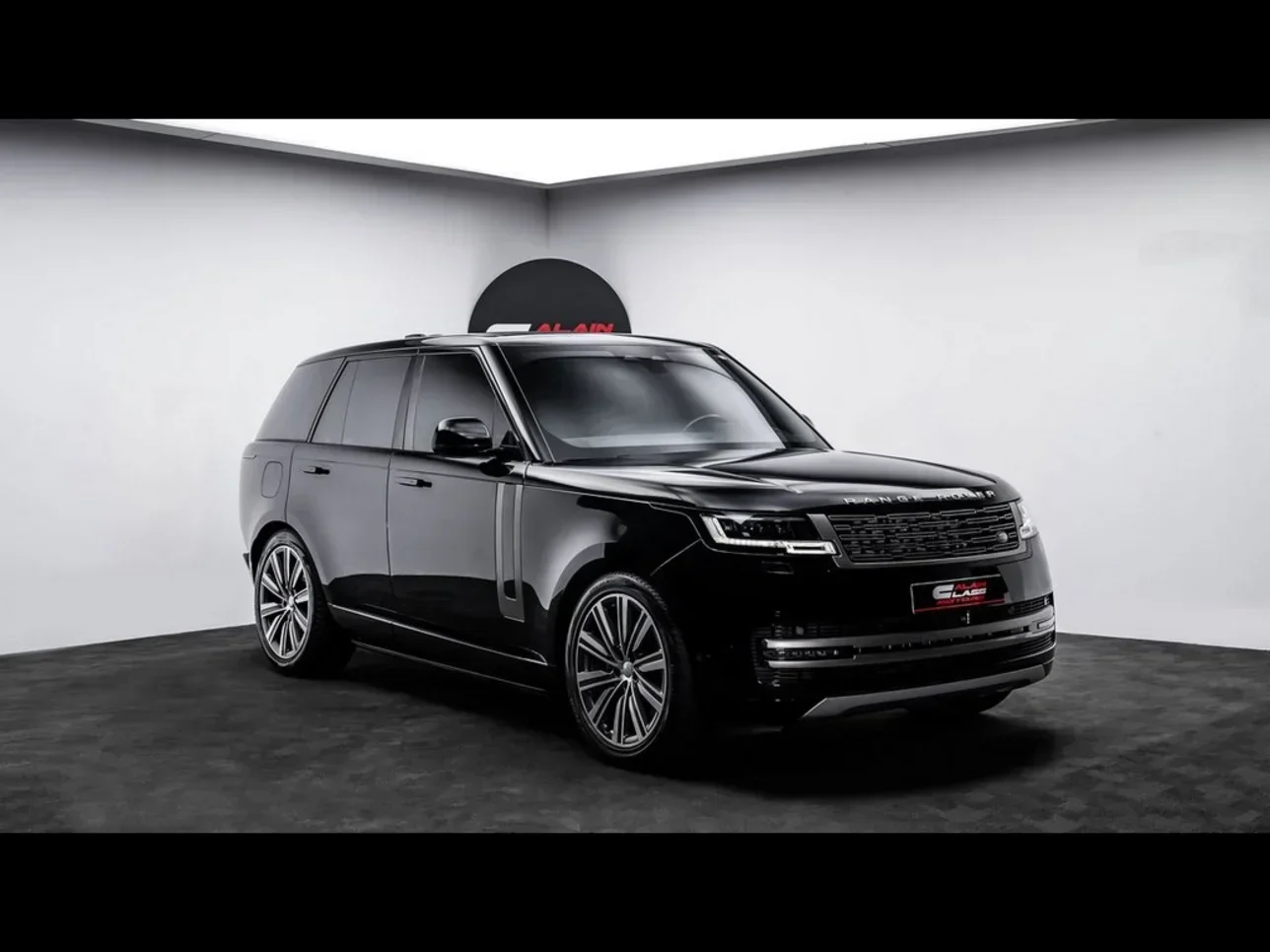 Land Rover  Range Rover  HSE  2024  Automatic  31,052 Km  6 Cylinder  Four Wheel Drive (4WD)  SUV  Black