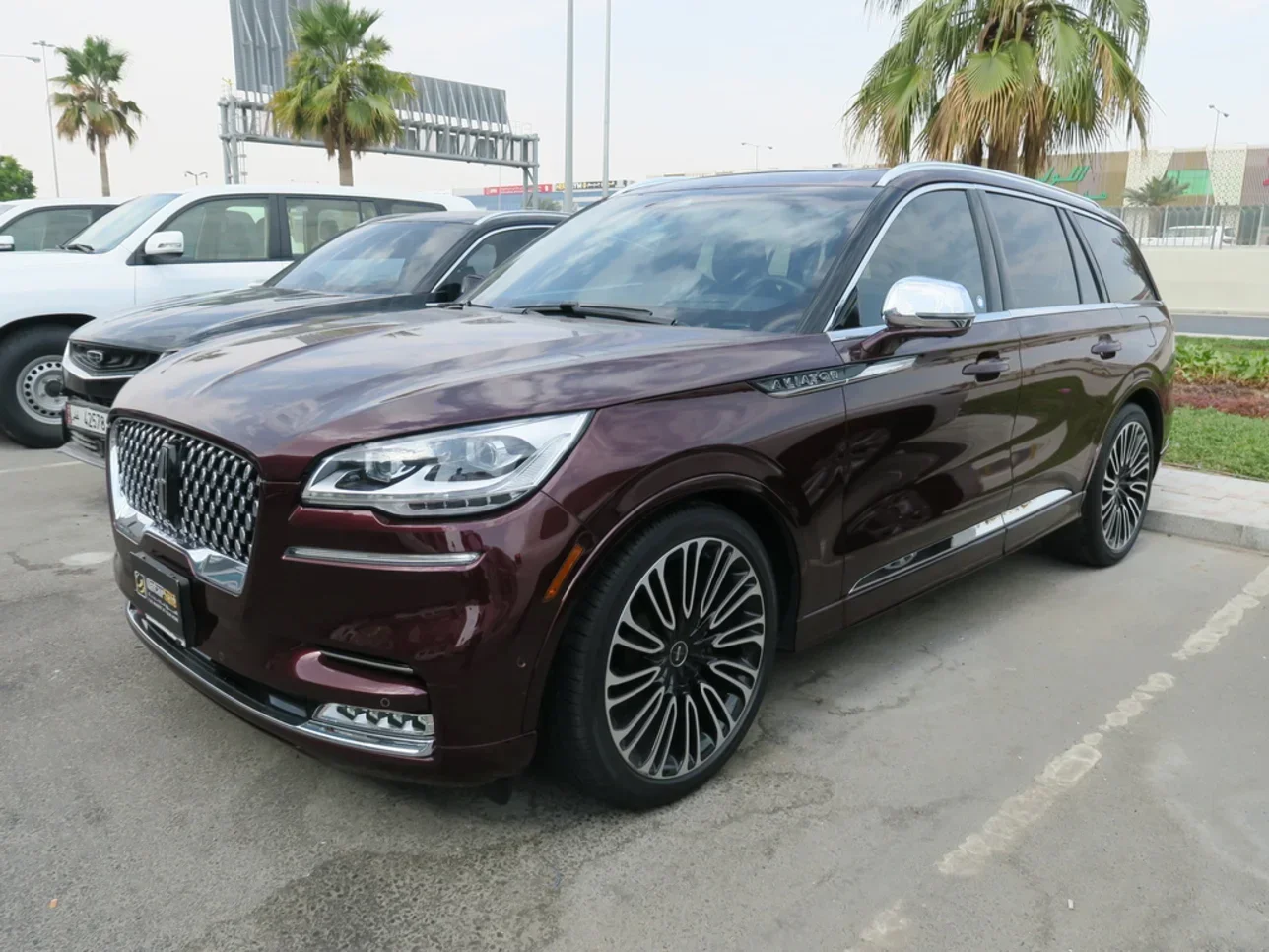 Lincoln  Aviator  2020  Automatic  40,000 Km  6 Cylinder  All Wheel Drive (AWD)  SUV  Maroon  With Warranty