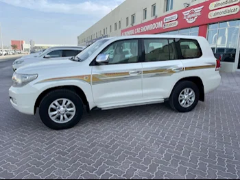 Toyota  Land Cruiser  GXR  2009  Automatic  428,000 Km  6 Cylinder  Four Wheel Drive (4WD)  SUV  White