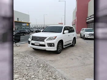 Lexus  LX  570  2015  Automatic  379,000 Km  8 Cylinder  Four Wheel Drive (4WD)  SUV  White