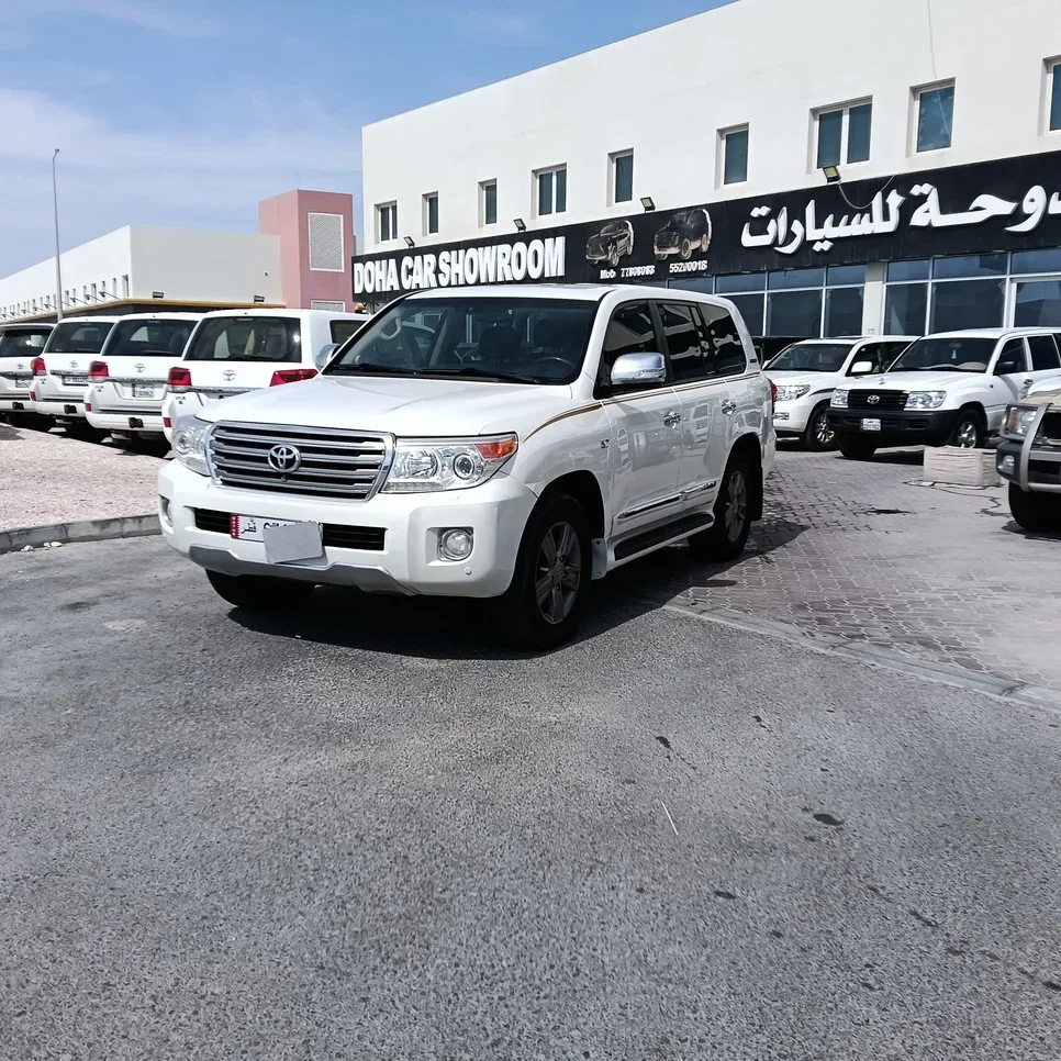 Toyota  Land Cruiser  VXR  2015  Automatic  380,000 Km  8 Cylinder  Four Wheel Drive (4WD)  SUV  White