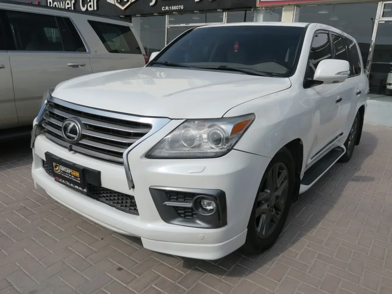 Lexus  LX  570  2009  Automatic  234,000 Km  8 Cylinder  Four Wheel Drive (4WD)  SUV  White