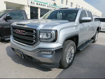 GMC  Sierra  Z71  2016  Automatic  273,000 Km  8 Cylinder  Four Wheel Drive (4WD)  Pick Up  Silver