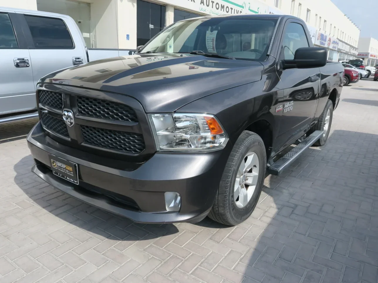 Dodge  Ram  1500  2017  Automatic  115,000 Km  8 Cylinder  Four Wheel Drive (4WD)  Pick Up  Brown